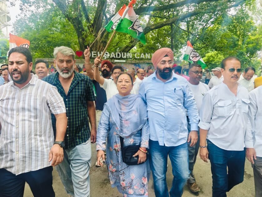प्रेमनगर-गढ़ी कैंट की बदहाली पर महानगर कांग्रेस का हल्ला बोल, डॉ. गोगी ने दी आंदोलन तेज करने की चेतावनी