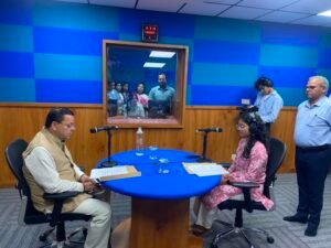 दून विश्वविद्यालय में दीक्षारंभ कार्यक्रम 'युवा संवाद' का आयोजन, मुख्यमंत्री द्वारा विश्वविद्यालय कम्यूनिटी रेडियो व दो नये भवनों का उद्घाटन WhatsApp Image 2026-08-13 at 16.09.38