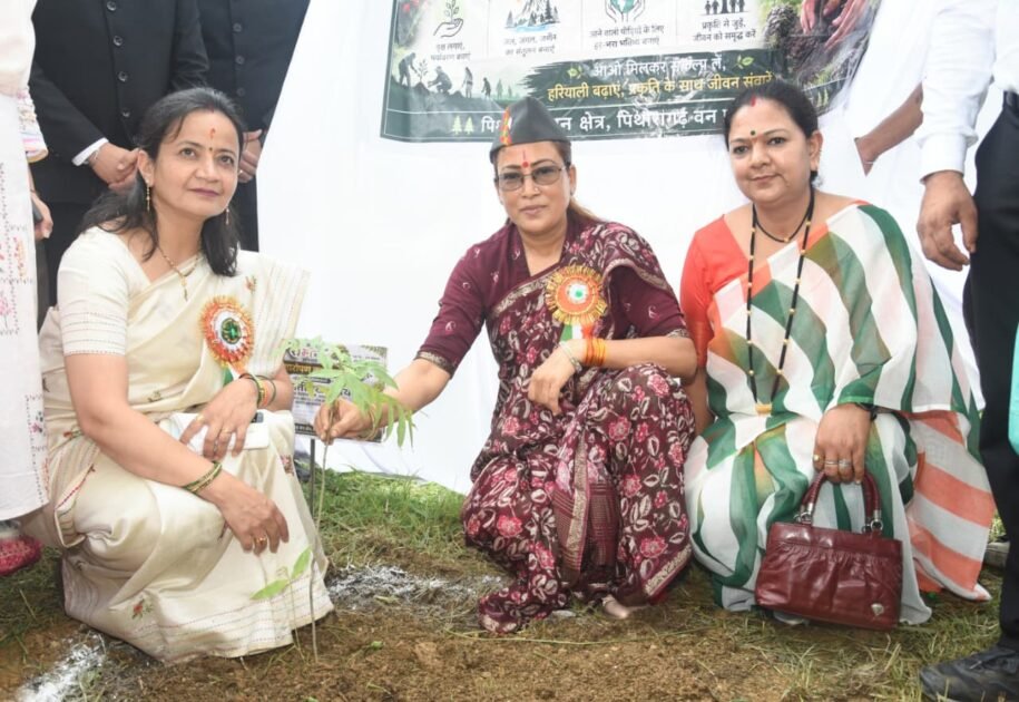 सीमांत क्षेत्रों को मजबूत बनाना और यहाँ की जनसुविधाओं का विस्तार करना सरकार की प्राथमिकता : रेखा