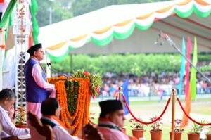 मुख्यमंत्री धामी ने परेड ग्राउंड में किया ध्वजारोहण, वीर बलिदानियों एवं स्वतंत्रता संग्राम सेनानियों को किया नमन, प्रदेशवासियों को दी स्वतंत्रता दिवस की शुभकामनाएं WhatsApp Image 2026-08-15 at 13.03.16