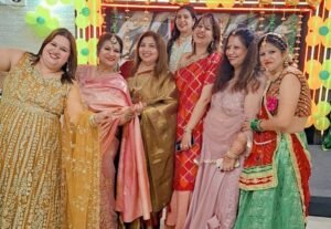लायंस क्लब धुन लाइट द्वारा आयोजित तीज उत्सव में शामिल महिलाएं
