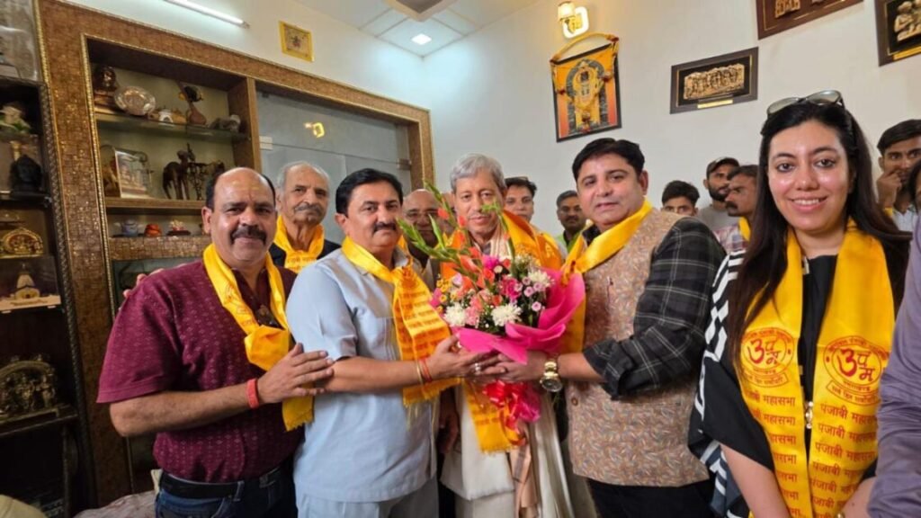 भाजपा के राष्ट्रीय उपाध्यक्ष तीरथ सिंह रावत का उत्तरांचल पंजाबी महासभा ने किया भव्य अभिनंदन