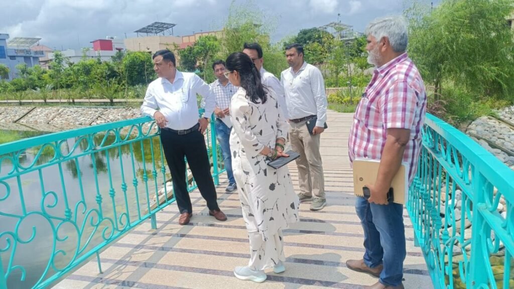 सोमेश्वर के गांवों में जनमिलन, रेखा आर्या ने विकास कार्यों के लिए विधायक निधि से सहयोग का किया ऐलान