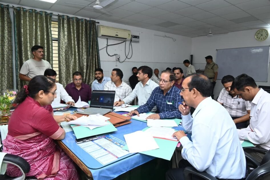 चिकित्सा प्रबंधन समिति की बैठक में अस्पताल की व्यवस्थाओं को लेकर हुई विस्तृत चर्चा