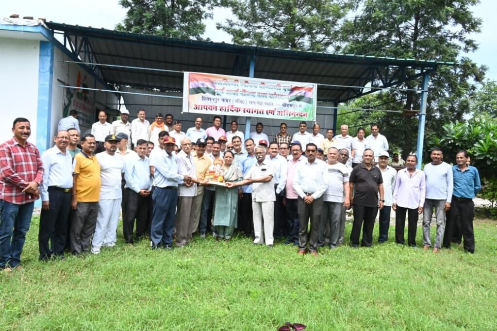 पूर्व सैनिक भाइयों को रक्षा सूत्र बांधकर मनाया कोटद्वार विधायक ऋतु खण्डूडी भूषण ने रक्षाबंधन पर्व