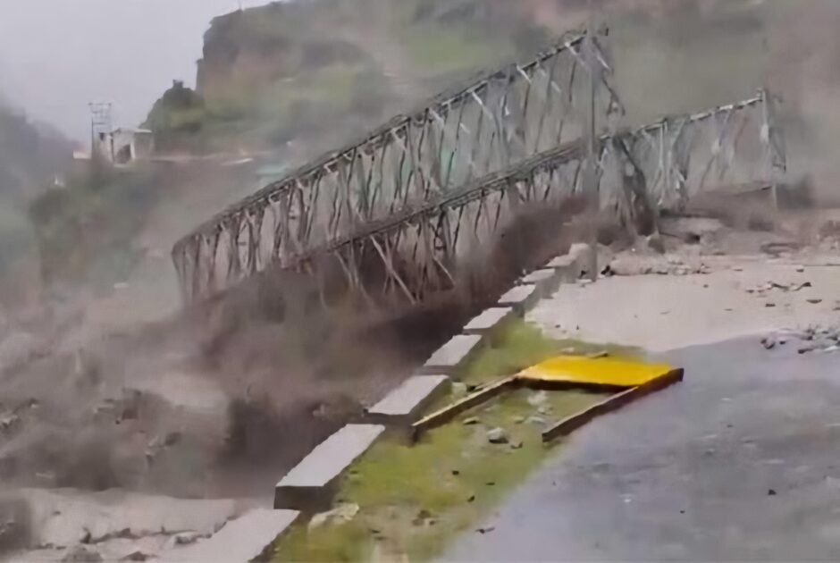 उत्तराखंड में अगले 24 घंटे फ्लैश फ्लड का खतरा, 12 जिलों के लिए अलर्ट; बारिश में यात्रा से बचने की अपील