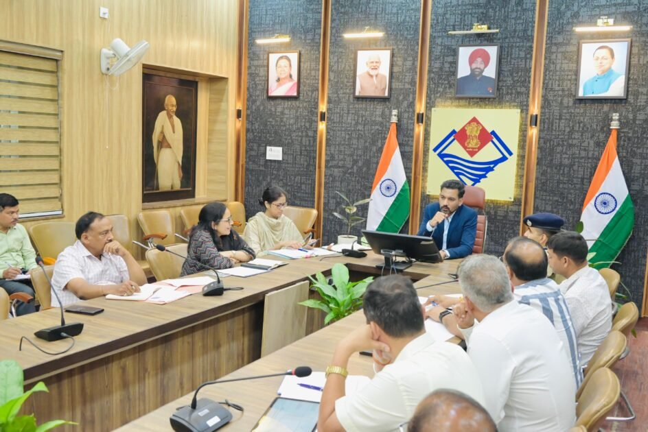 संवेदनशील स्थलों का लार्ज स्केल पर होगा सर्वे, अनधिकृत मीडियन क्रॉसिंग तुरंत बंद करने के निर्देश