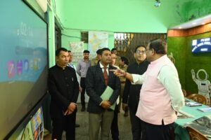 मुख्य सचिव ने किया कलेक्शन सेंटर का उद्घाटन, समूह की महिलाओं के आत्मनिर्भरता प्रयासों को सराहा 25 a