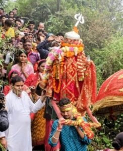 जयकारों के बीच कुरुड़ सिद्धपीठ मंदिर से मां नंदा की बड़ी जात शुरू हुई WhatsApp Image 2026-09-05 at 17.59.56