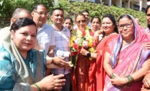 आंगनबाड़ी कार्यकत्रि हैं विभाग की मजबूत रीढ़, विषम परिस्थितियों में करती हैं अपने दायित्वों का निर्वहन- रेखा आर्या WhatsApp Image 2026-09-21 at 13.54.52