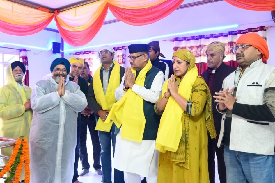 कैबिनेट मंत्री गणेश जोशी ने गुरुद्वारा साहिब में मत्था टेका और प्रदेशवासियों की सुख-समृद्धि, शांति एवं खुशहाली की कामना की