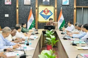 नदियों में कूड़ा डालने वालों पर होगी एफआईआर, डीएम ने अनधिकृत डंपिंग साइट तत्काल चिन्हित करने के निर्देश ph (56)