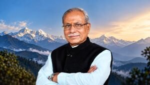उत्तराखंड के नए राज्यपाल नियुक्त हुए डॉ. ढाल सिंह बिसेन, जानिए मध्य प्रदेश से राजभवन तक का सफर डॉ. ढाल सिंह बिसेन का चित्र, पीछे हिमालय की पर्वत श्रृंखला — उत्तराखंड के नए राज्यपाल नियुक्त.