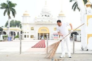 सेवा संकल्प अभियान' के तहत नानकमत्ता पहुंचे मुख्यमंत्री धामी, स्वच्छता अभियान में किया श्रमदान WhatsApp Image 2026-10-05 at 13.08.48
