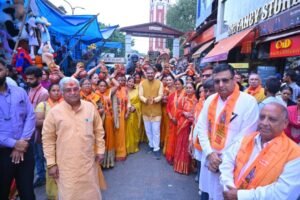 घंटाघर से हुआ उत्तराखंड की 1952 की प्राचीन धरोहर ‘भव्य रामलीला महोत्सव 2026’ का उत्तराखंड की लोक संस्कृतियों के संगम वाली भव्य कलश यात्रा से शुभारंभ WhatsApp Image 2026-10-09 at 19.02.11