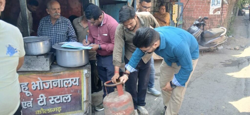 देहरादून में अवैध गैस रिफिलिंग पर बड़ी कार्रवाई, 94 सिलेंडर जब्त; दो गिरफ्तार