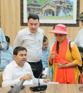 जनता की फरियाद पर प्रशासन सख्त, समाधान दिवस में 126 शिकायतें दर्ज im (1)
